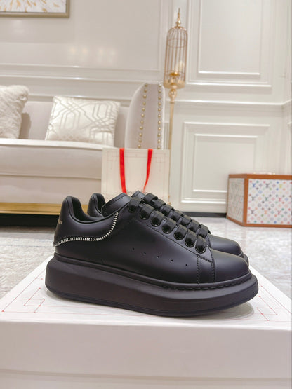 Sneakers & Shoes