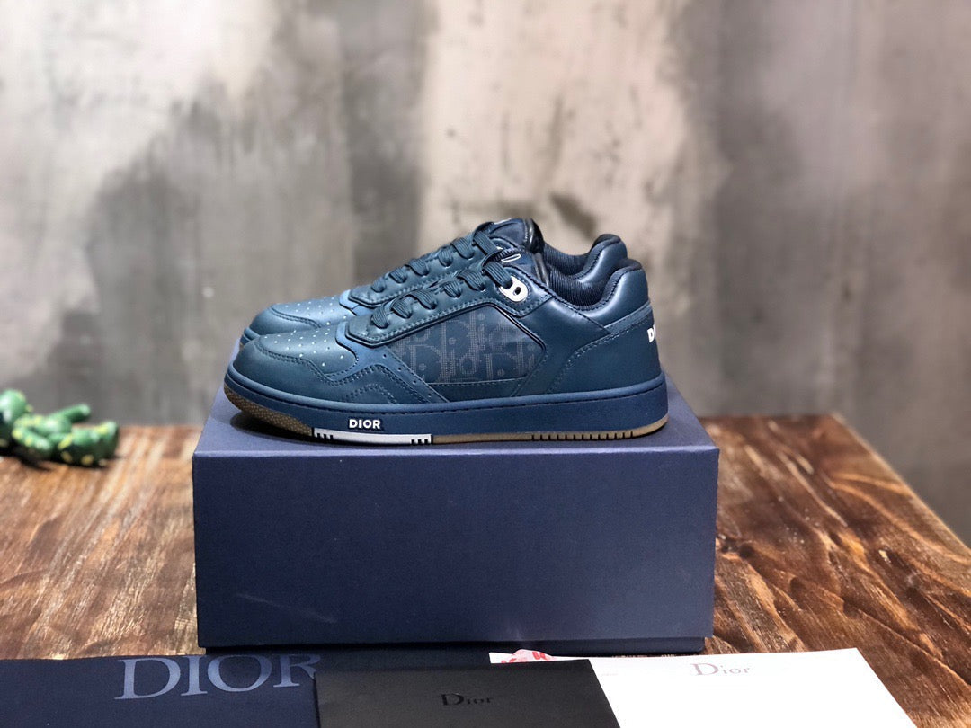 DIO Sneakers