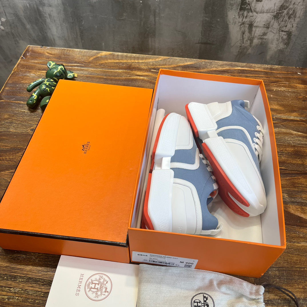 HERM Sneakers