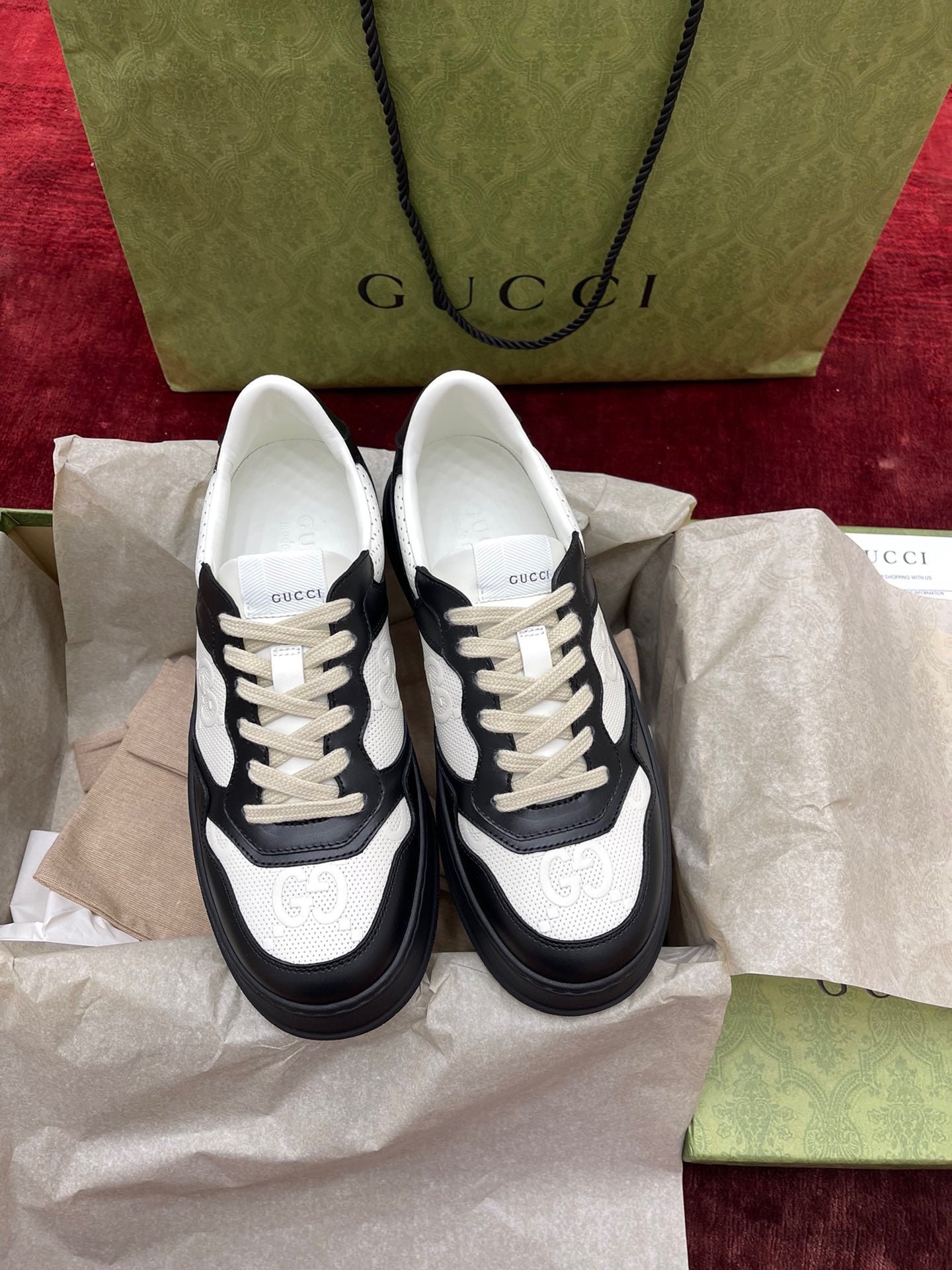 Sneakers & Shoes