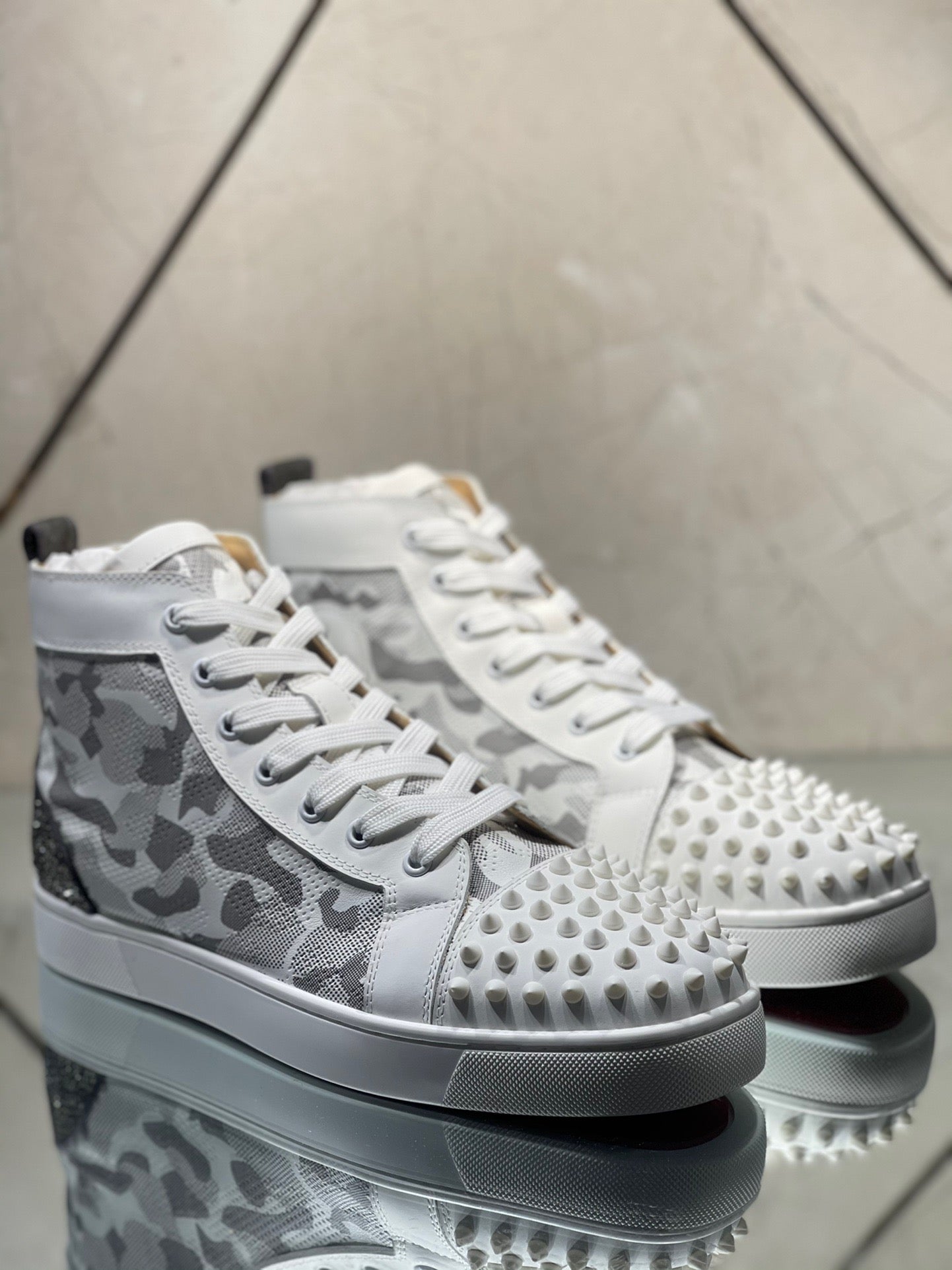 Sneakers & Shoes