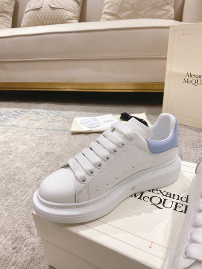 Sneakers & Shoes