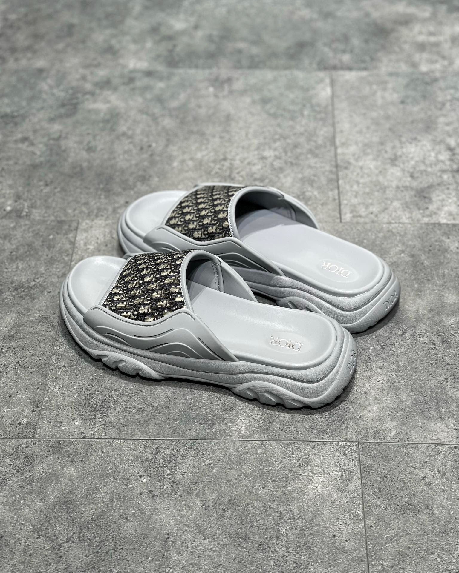 DIO Sandal