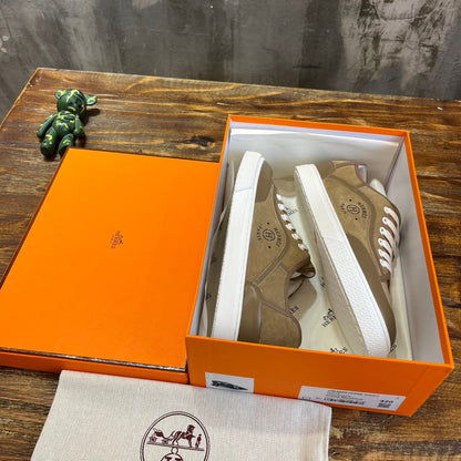 HERM Sneakers