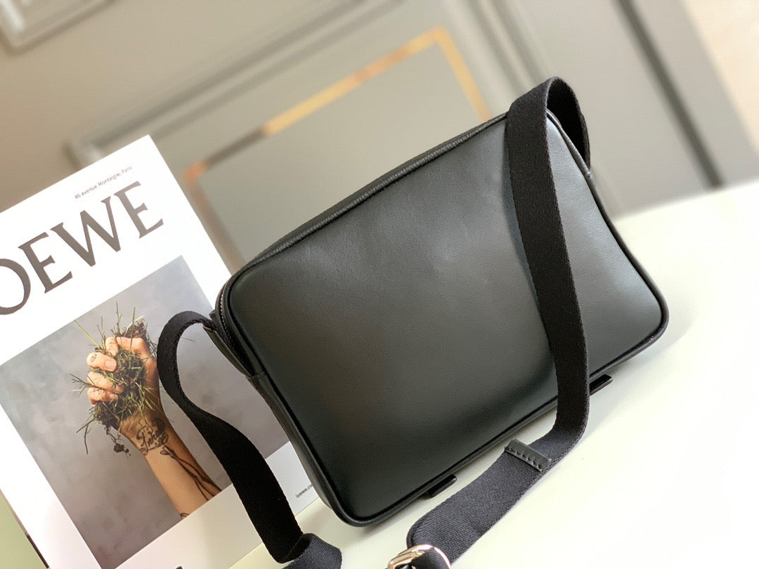 LO Messenger Bag