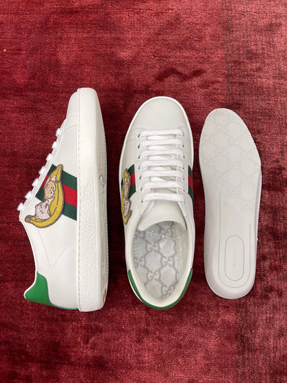 Sneakers & Shoes