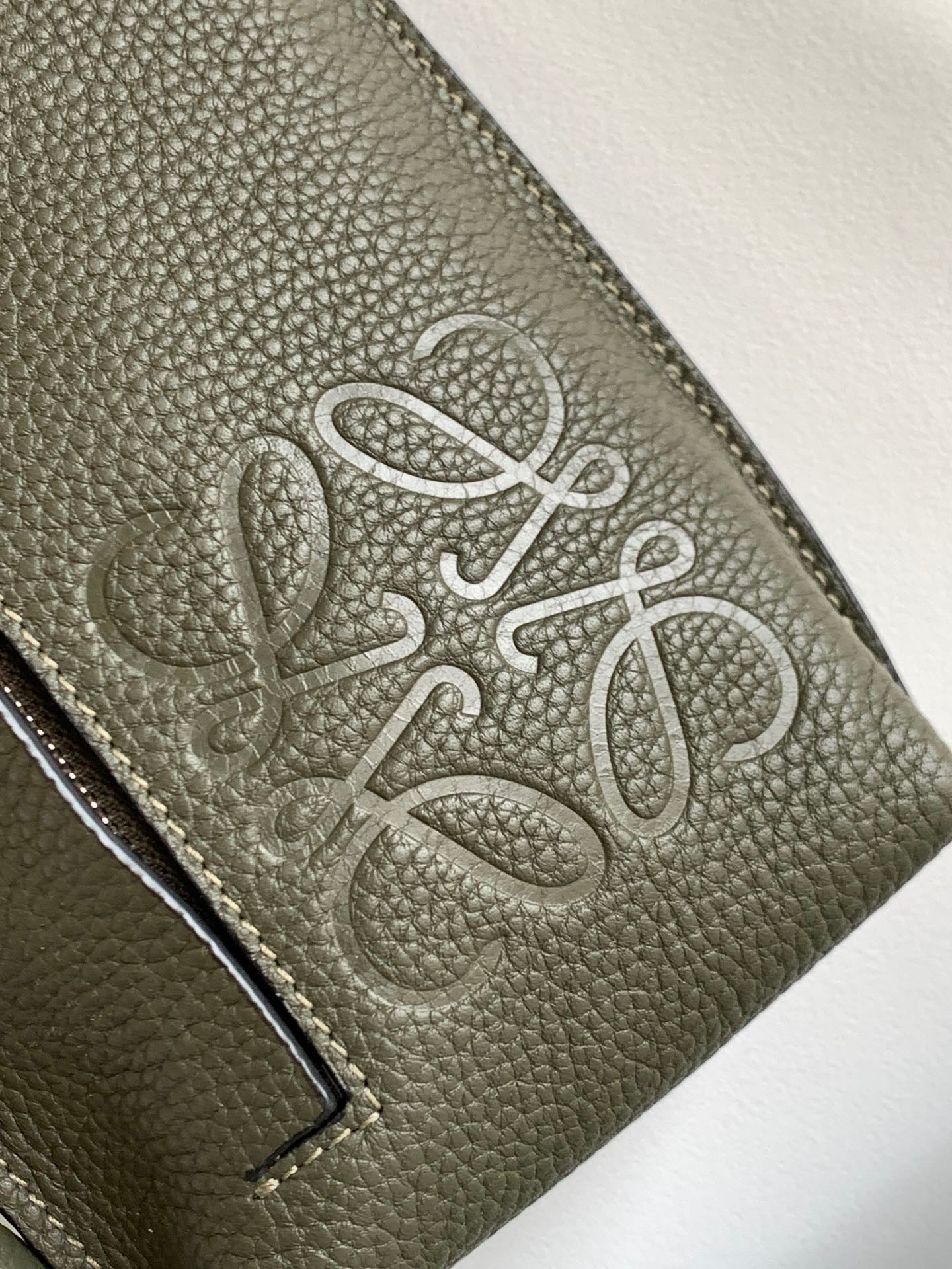 LO Sling Bag
