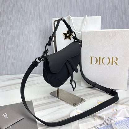 DIO Saddle