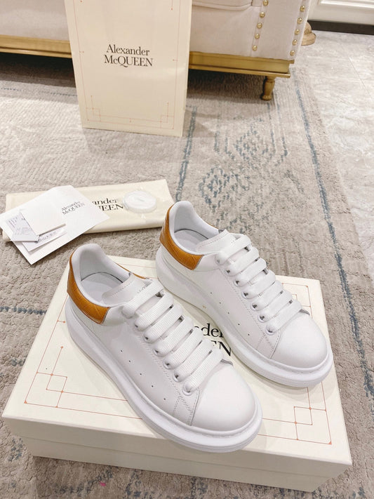 Sneakers & Shoes