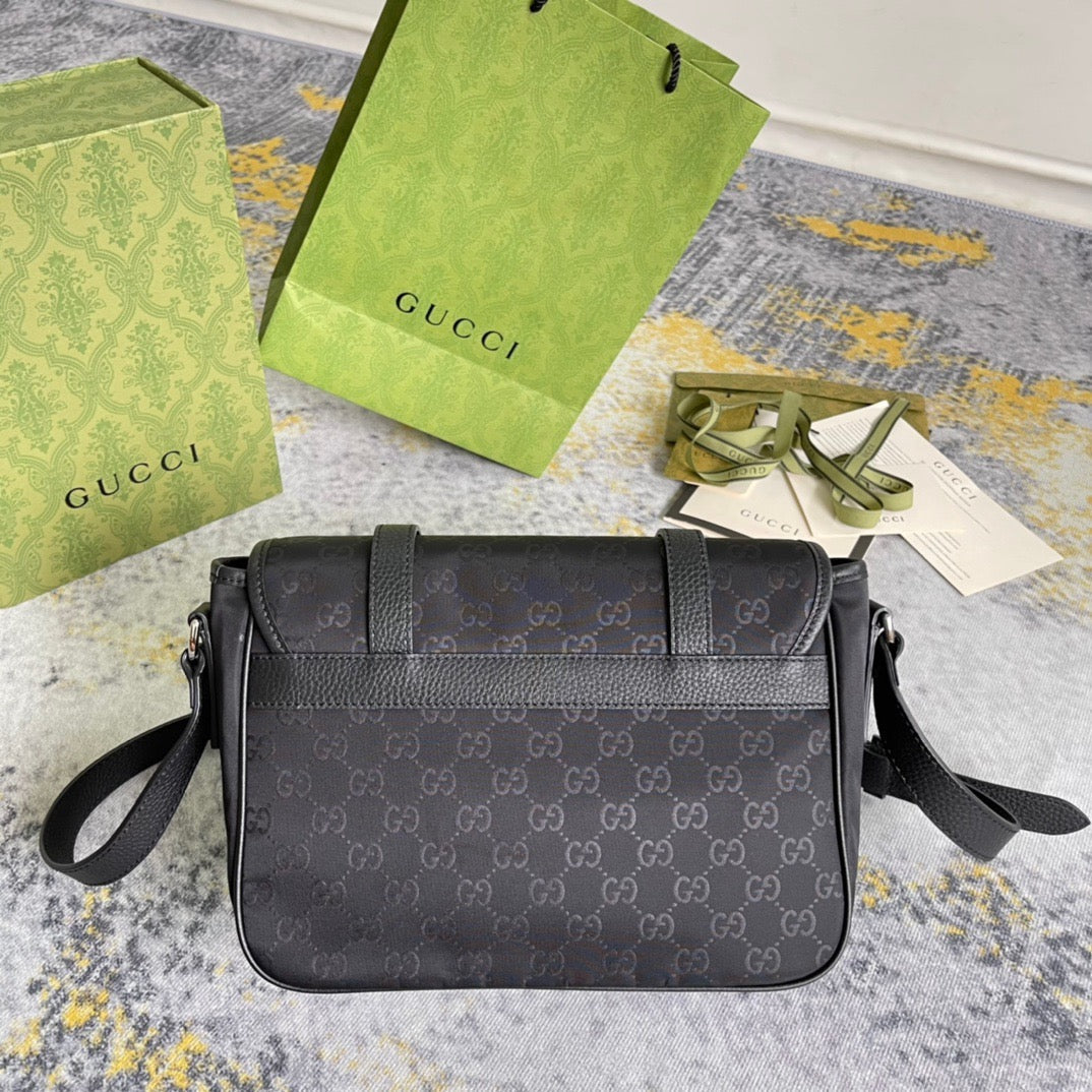 GUC Messenger Bag