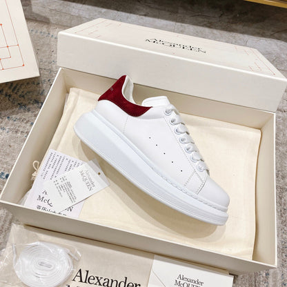 Sneakers & Shoes