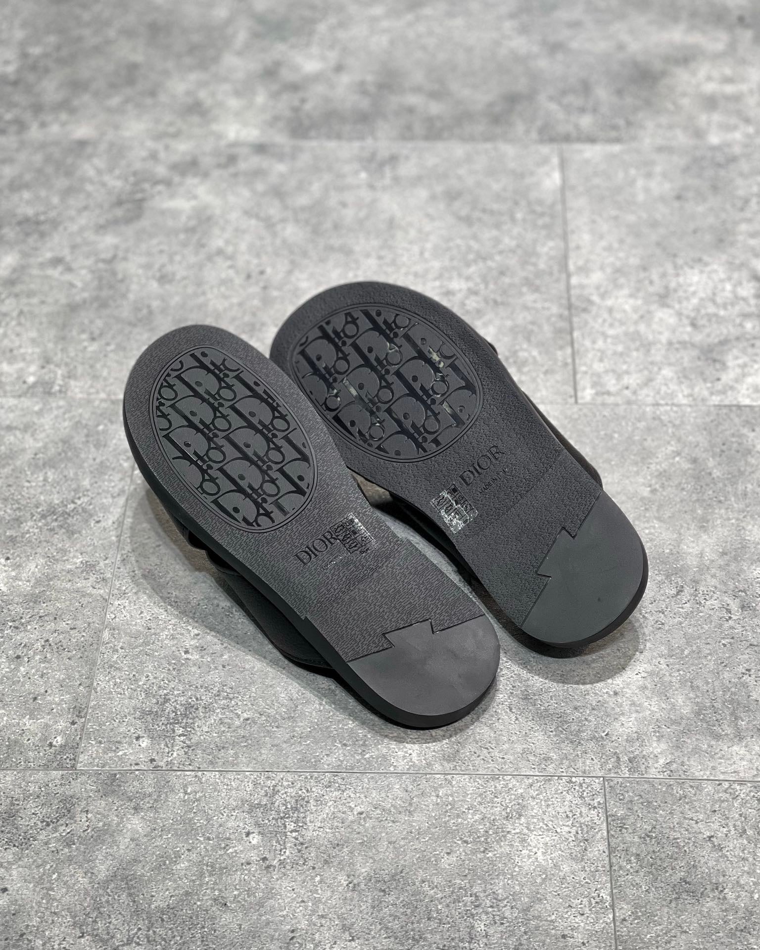 DIO Sandal