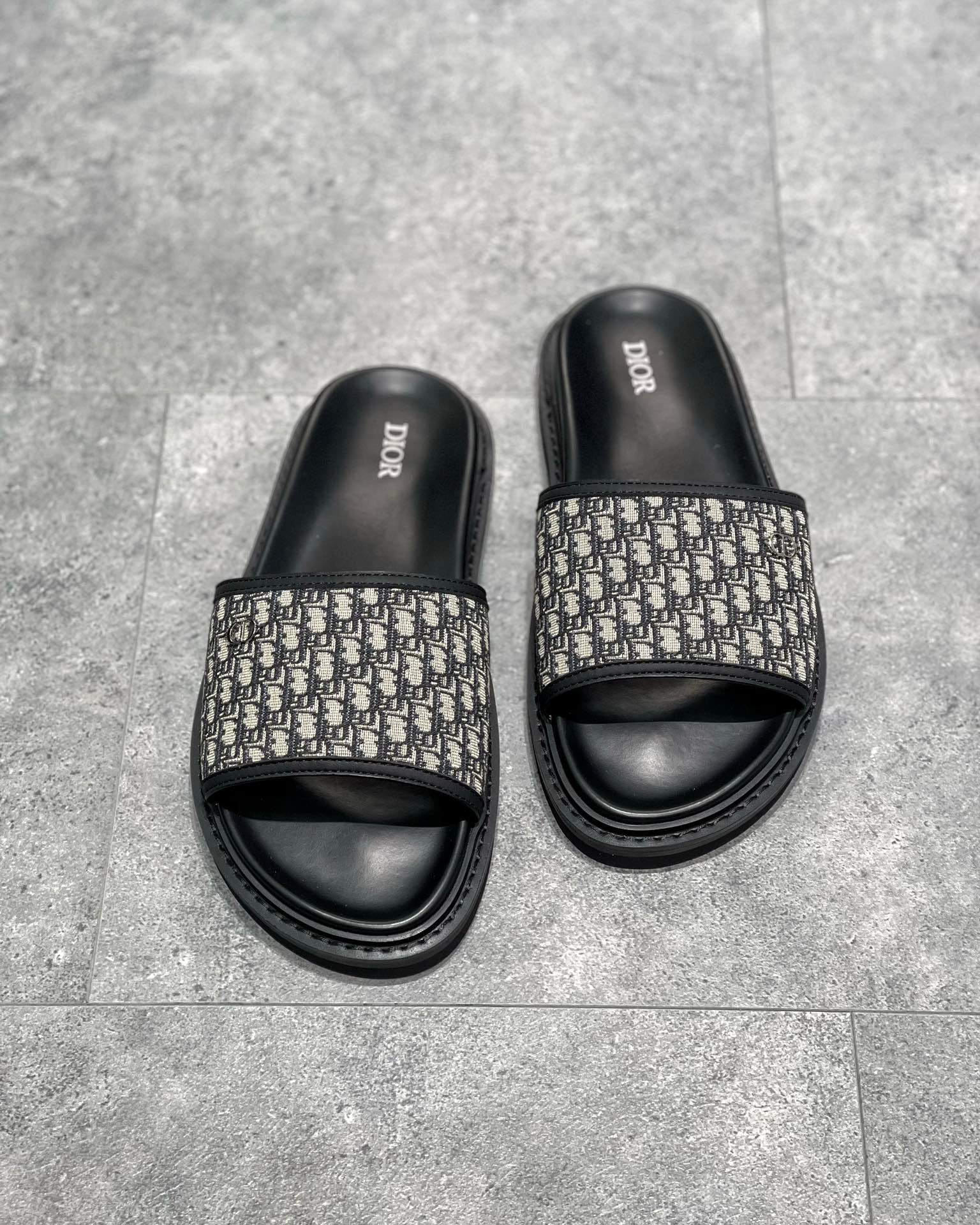 DIO Sandal