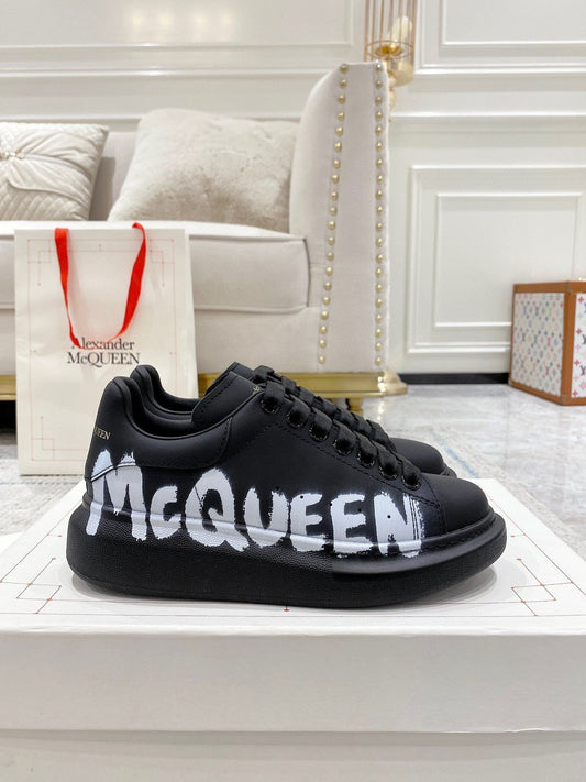 Sneakers & Shoes