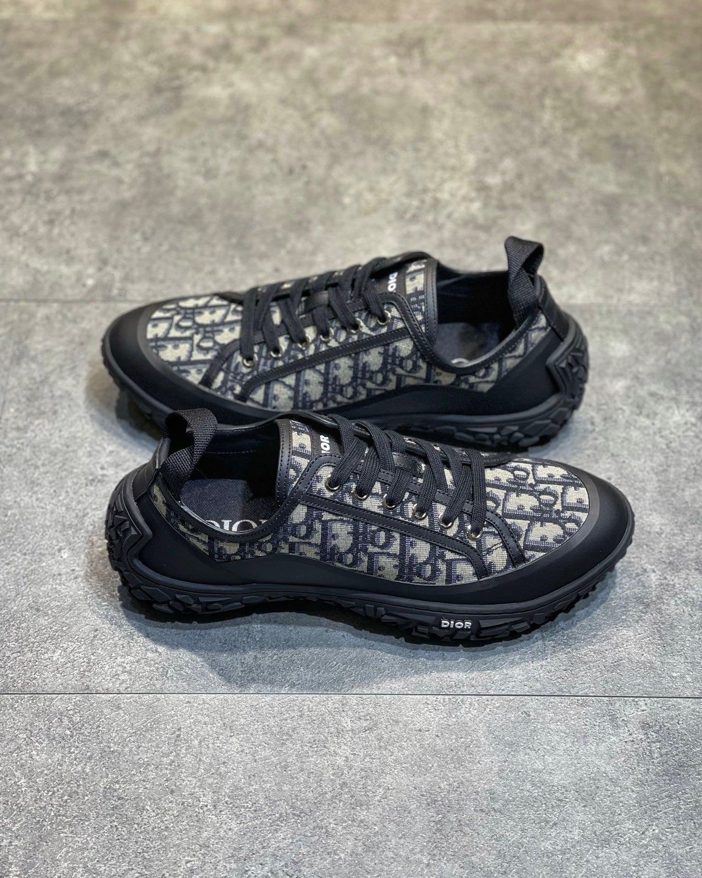 DIO Sneakers