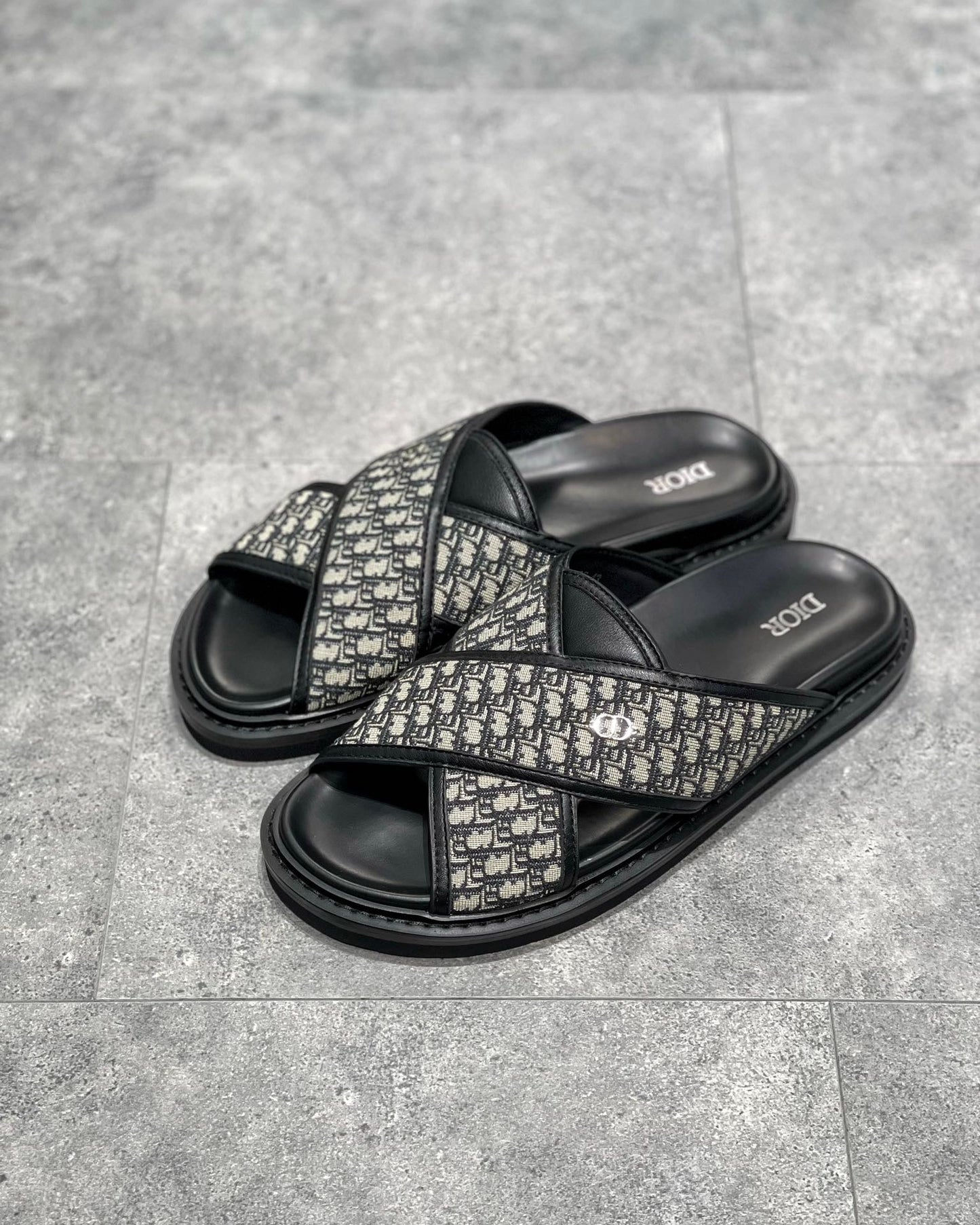 DIO Sandal