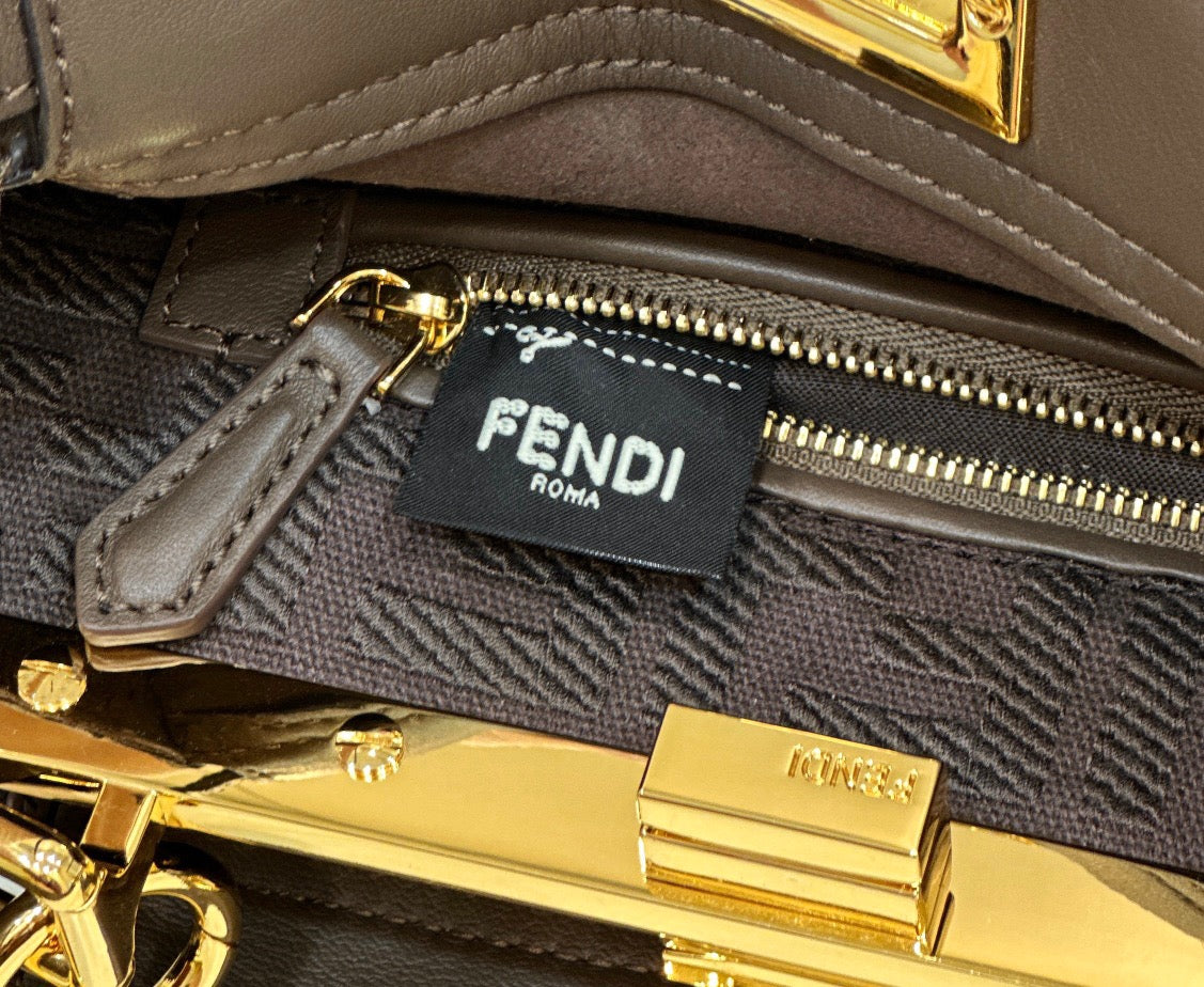 FEN Peekaboo