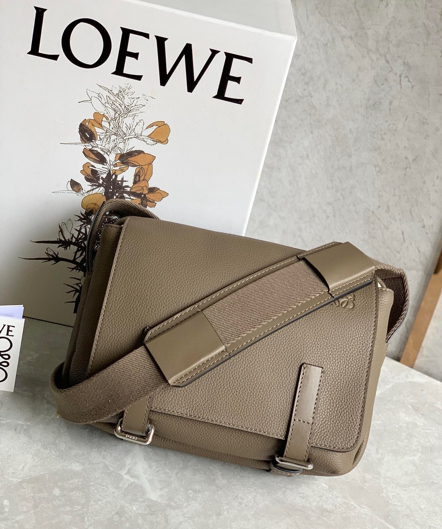 LO Messenger Bag