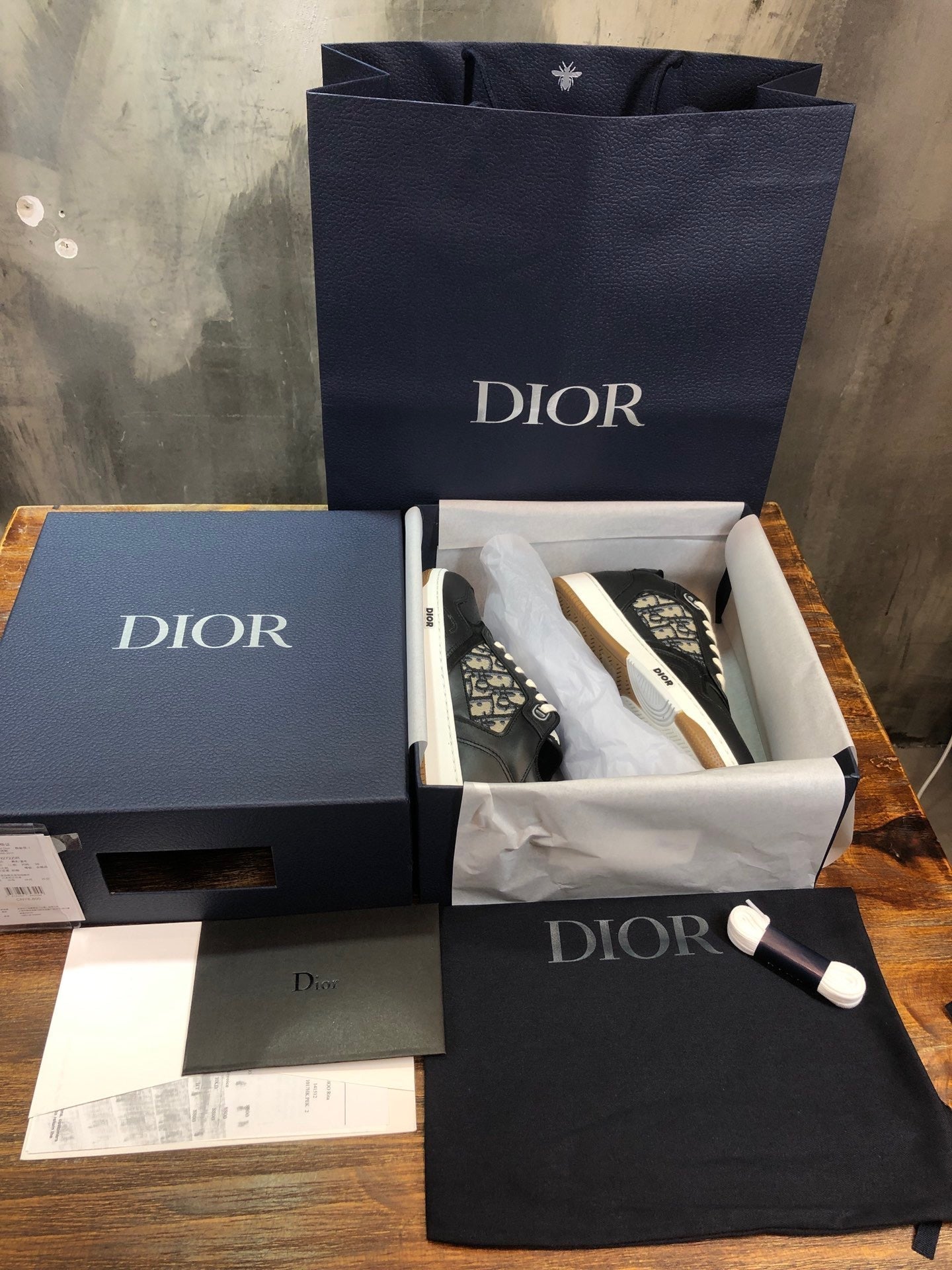 DIO Sneakers