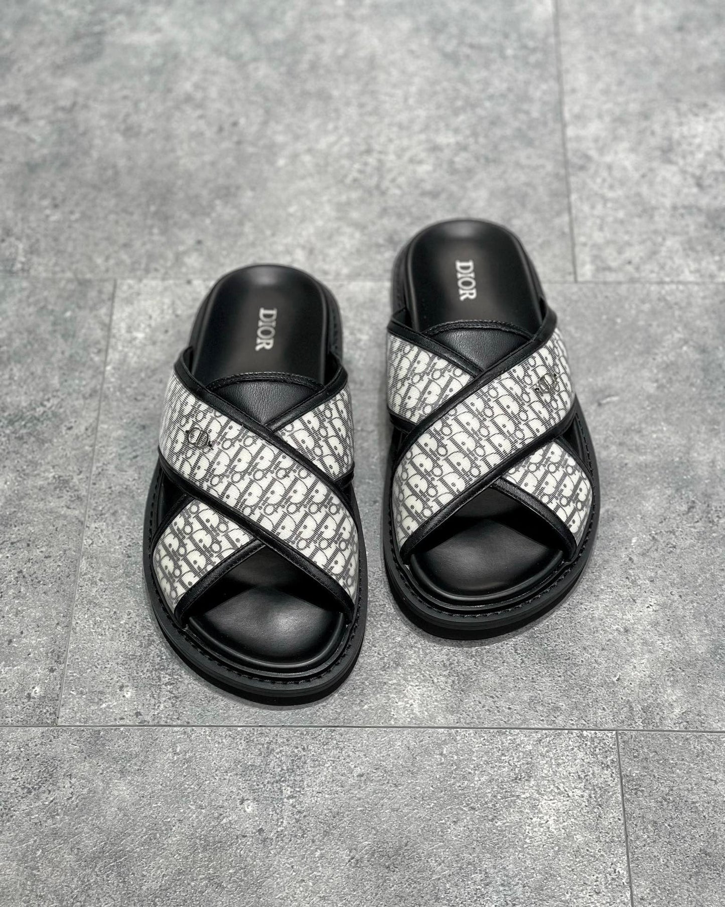 DIO Sandal