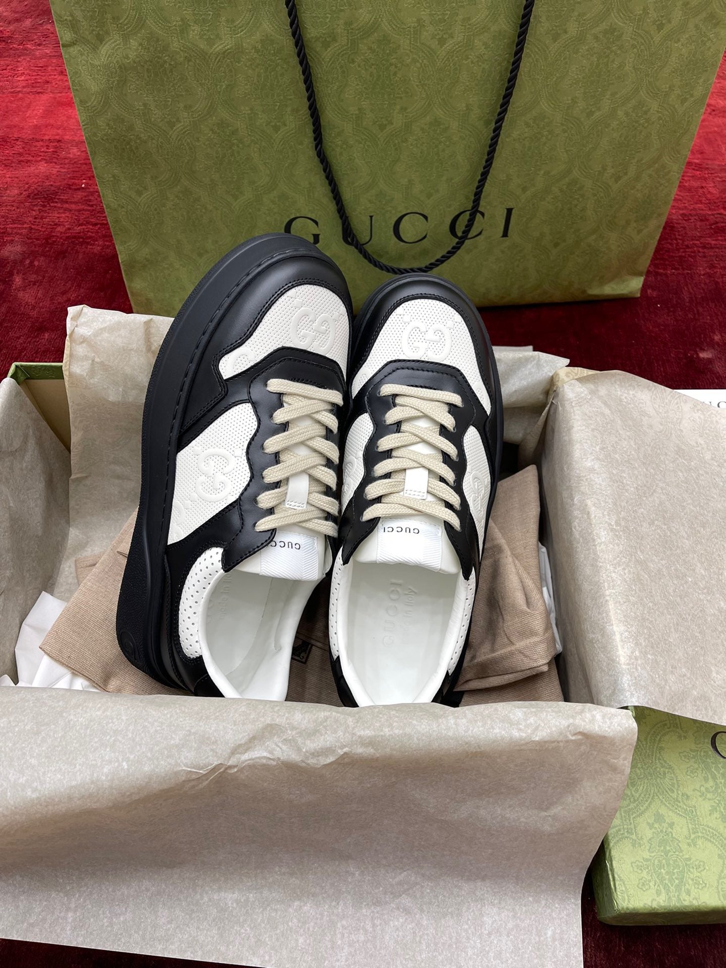 Sneakers & Shoes