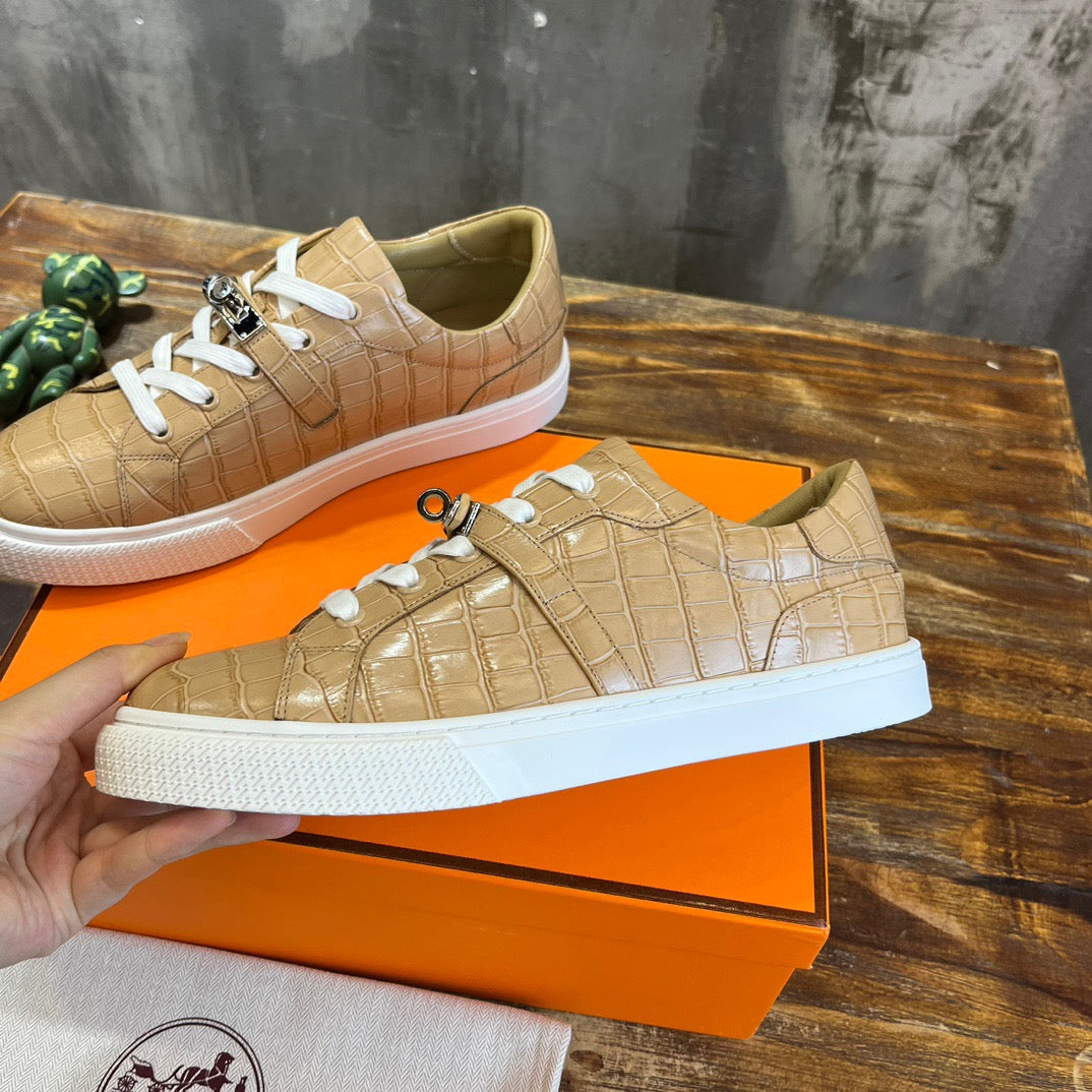 HERM Sneakers