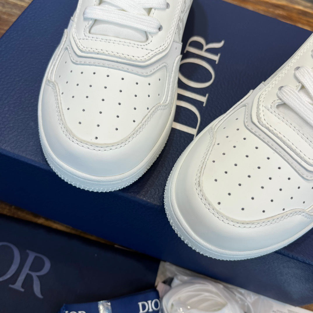 DIO Sneakers