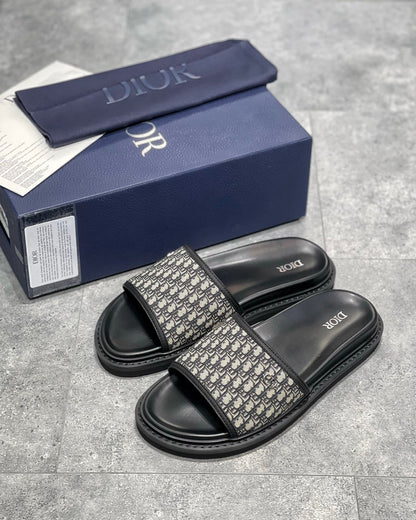 DIO Sandal