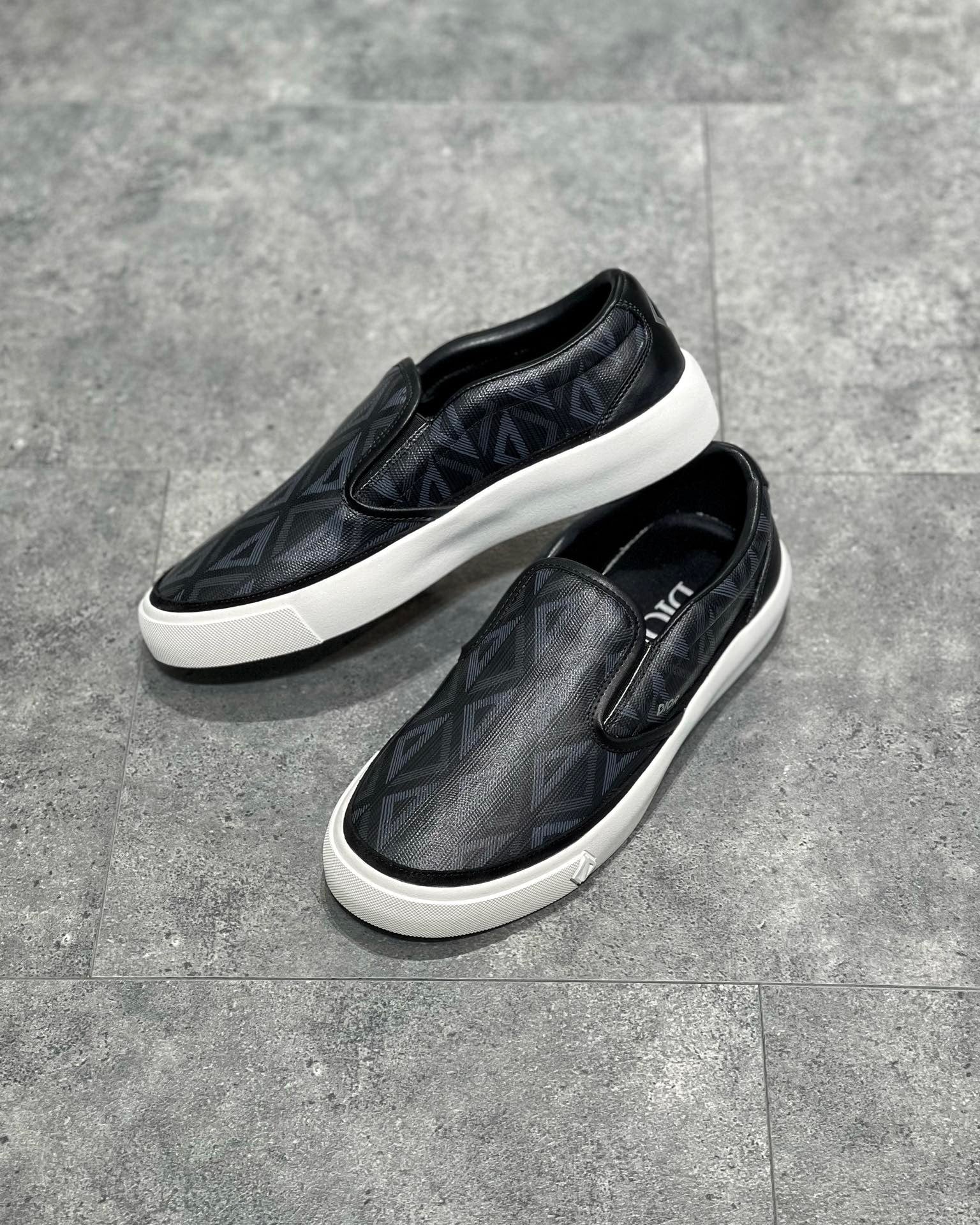 DIO Sneakers