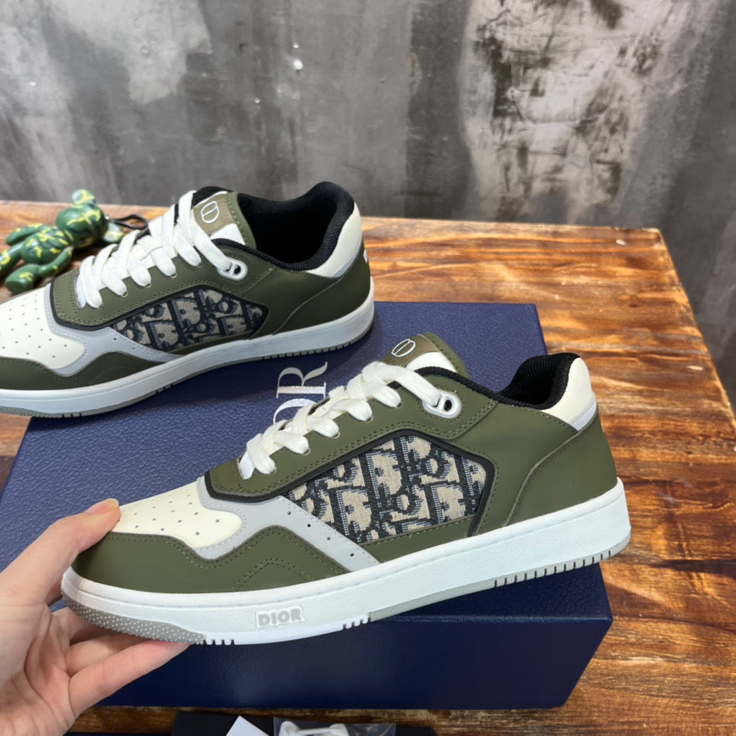 DIO Sneakers