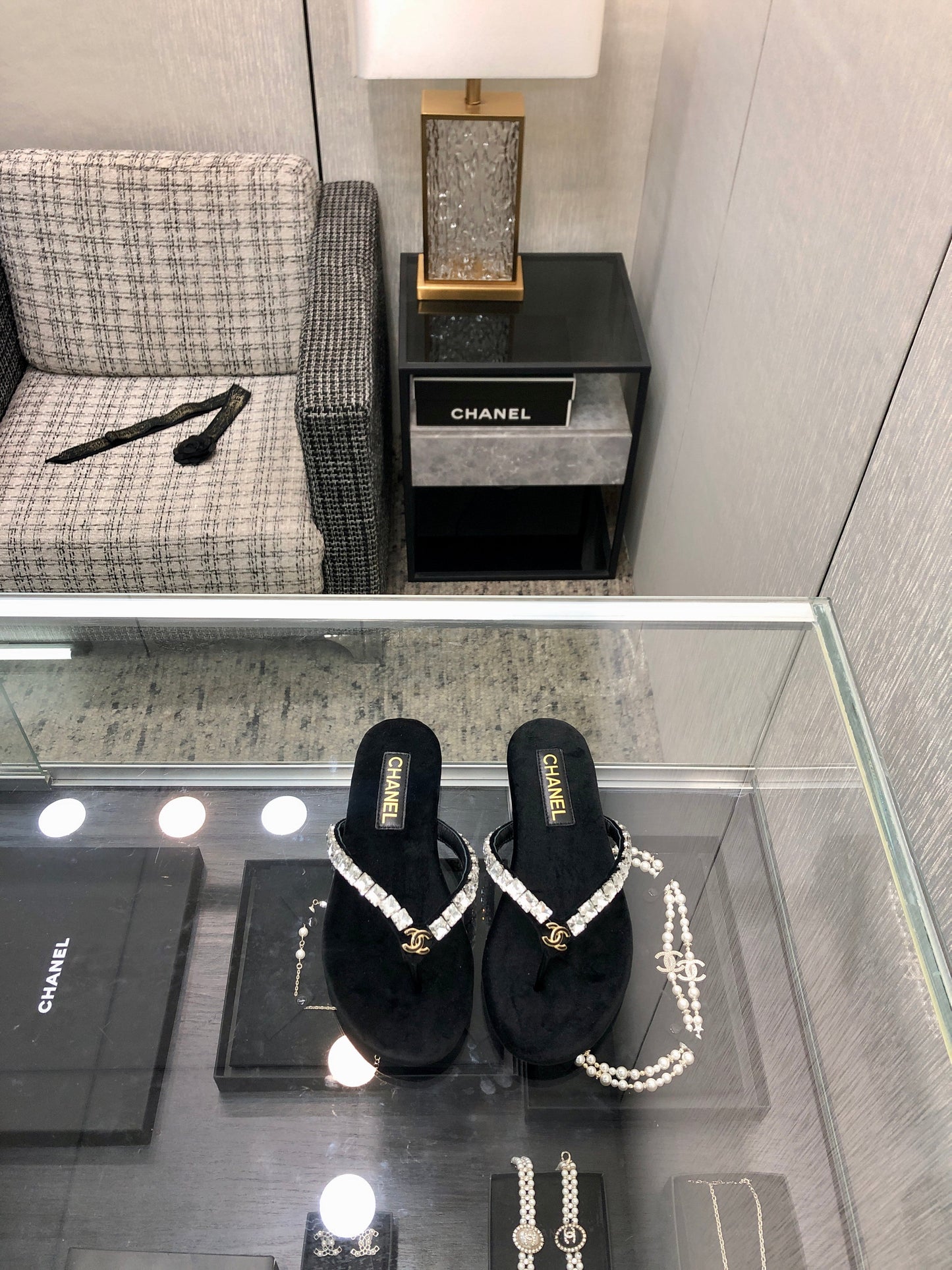 THONG SLIDE IN BLACK SUEDE WITH WHITE CRYSTALS