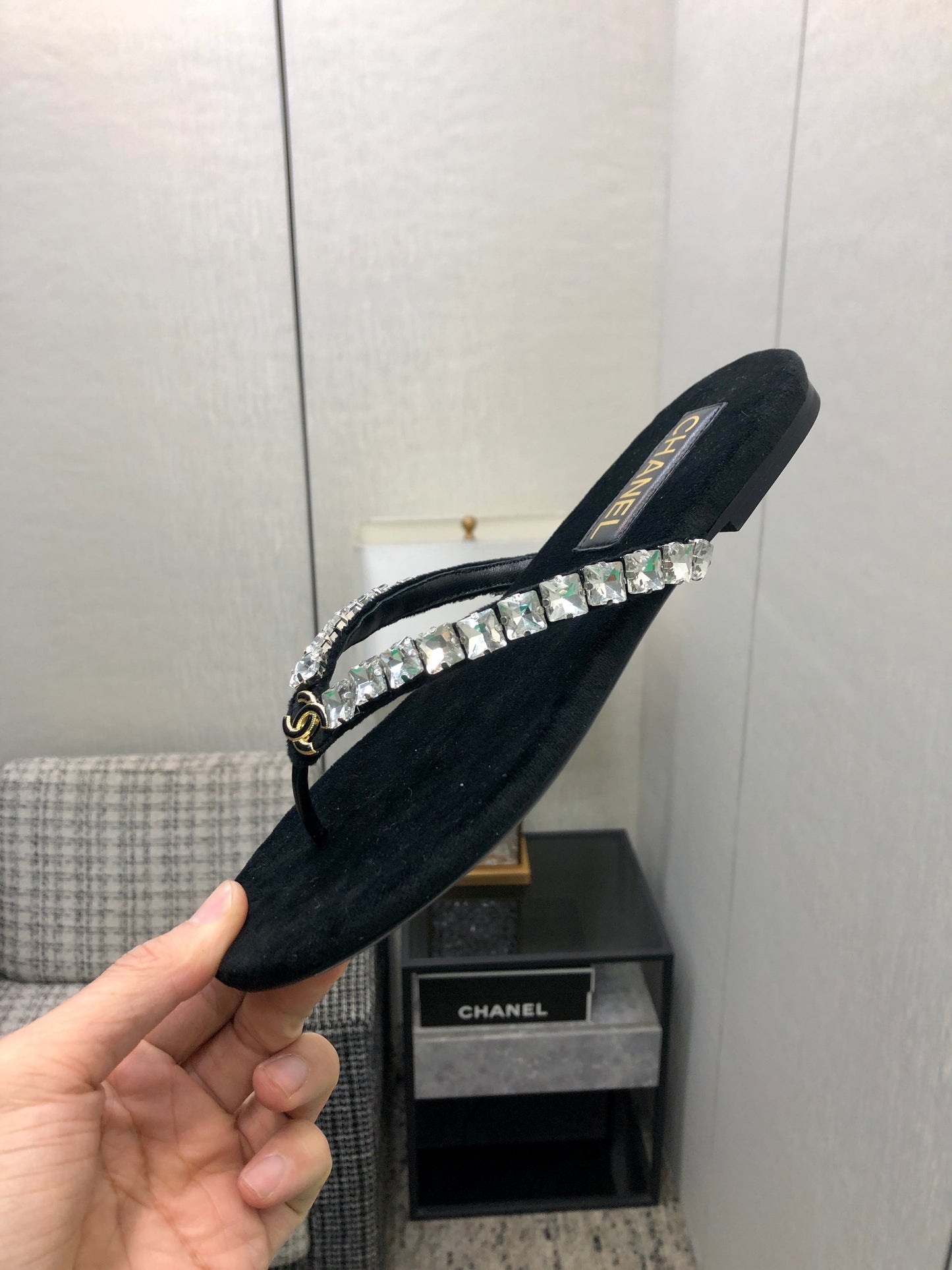 THONG SLIDE IN BLACK SUEDE WITH WHITE CRYSTALS