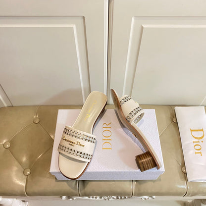 DWAY HEELED SLIDE IN WHITE CALFSKIN WITH GOLD LOGO