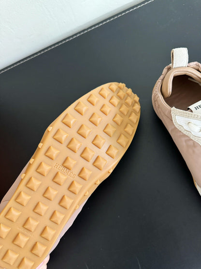 SKATEBOARD SHOES PASTEL PINK SUEDE