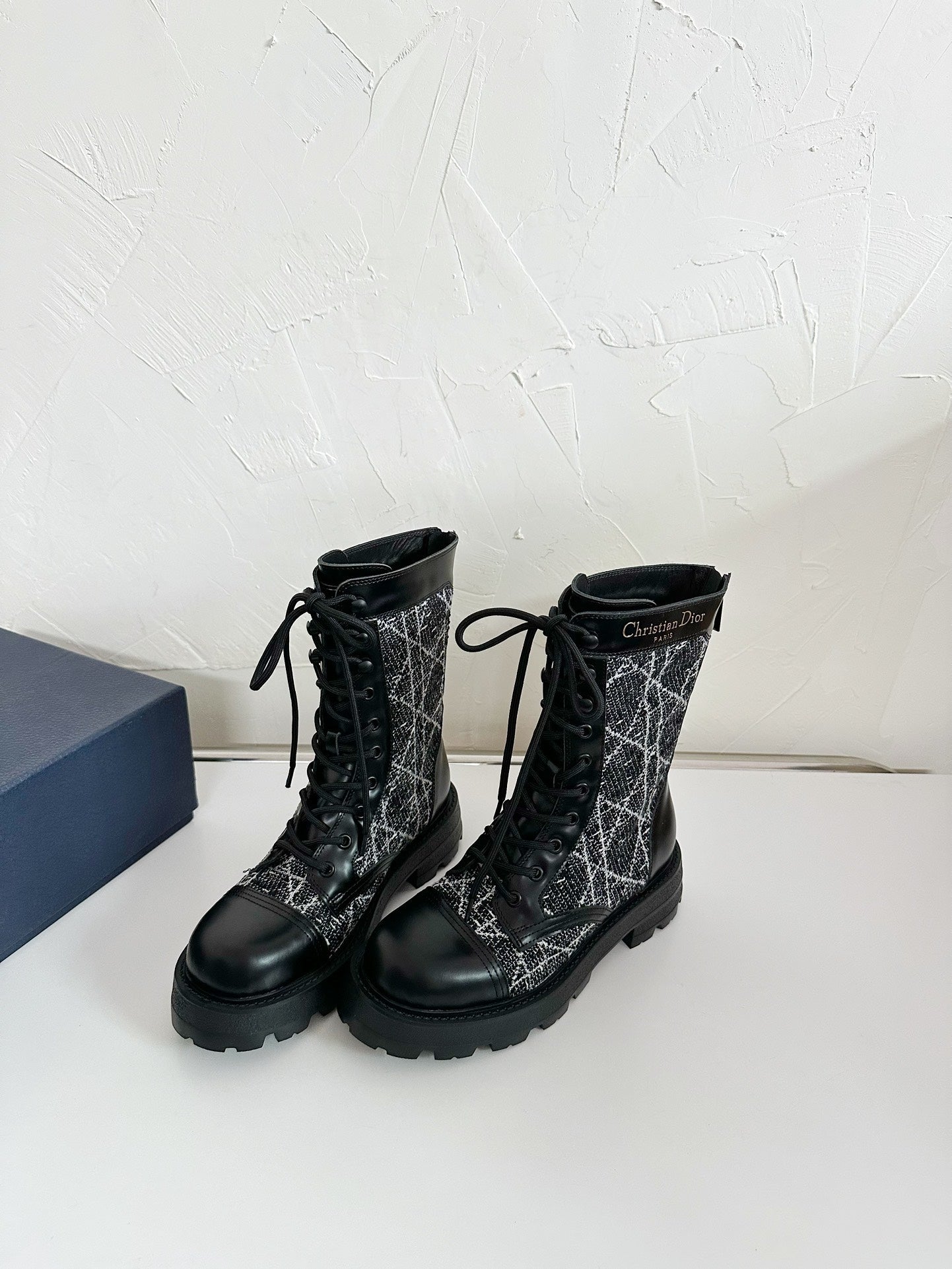 D-UNIT ANKLE BOOT BLACK CALFSKIN WITH CANNAGE TWEED