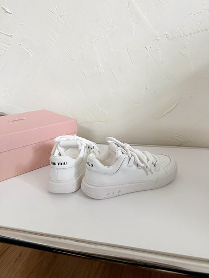 SNEAKERS SIMPLE DESIGN IN WHITE SHEEPSKIN