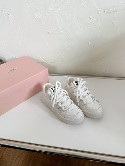 SNEAKERS SIMPLE DESIGN IN WHITE SHEEPSKIN