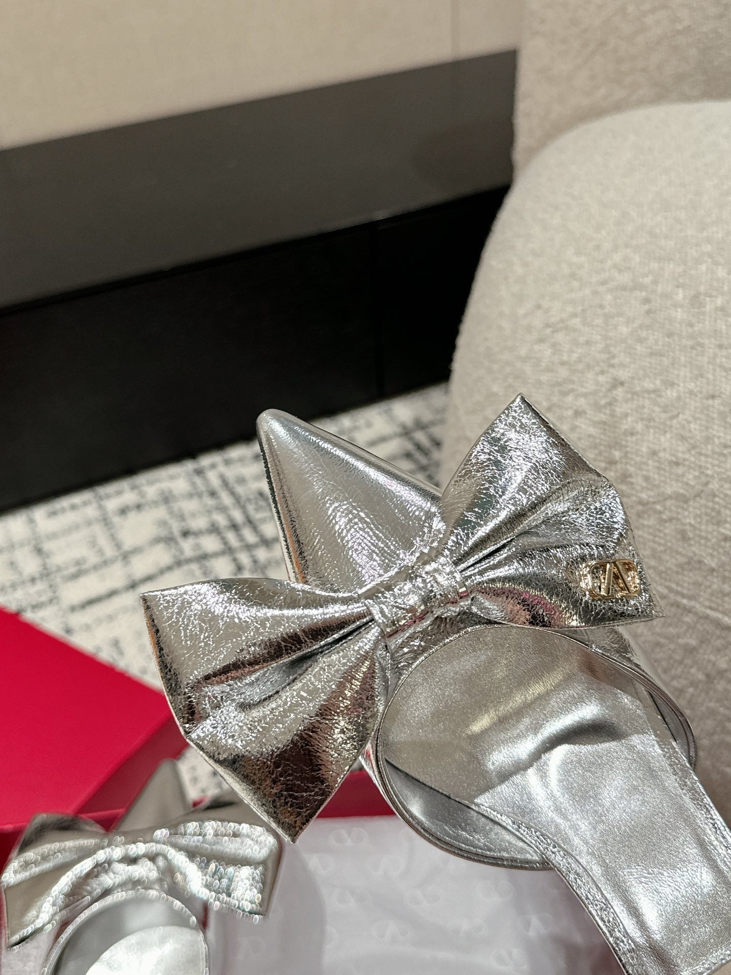 HIGH MULE IN SILVER LAMBSKIN