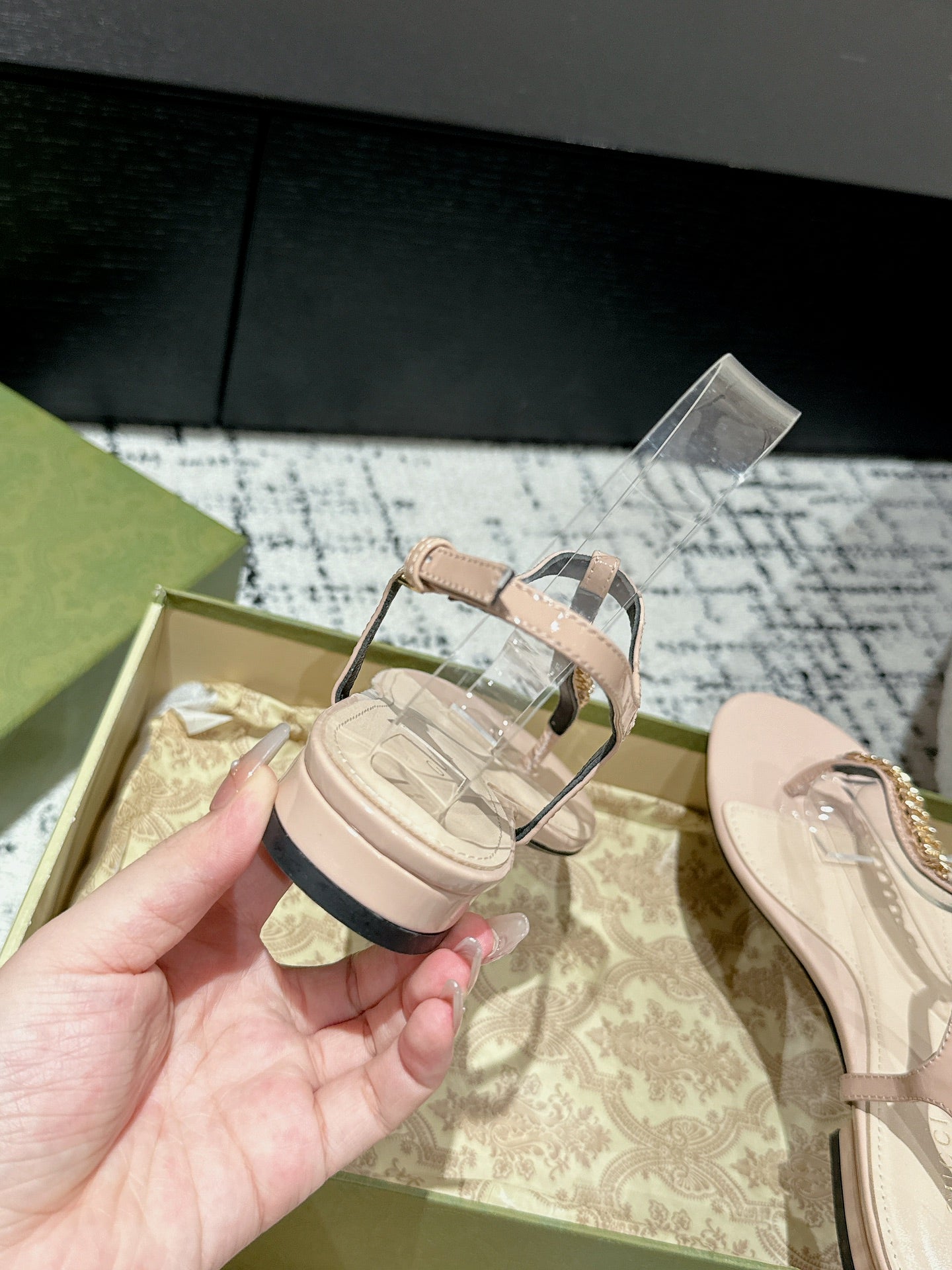 THONG SANDAL IN ALMOND BEIGE CALFSKIN WITH GOLD HARDWARE