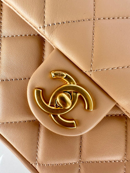 CC SMALL 20 FLAP BAG IN BUFF CREAM CALFSKIN