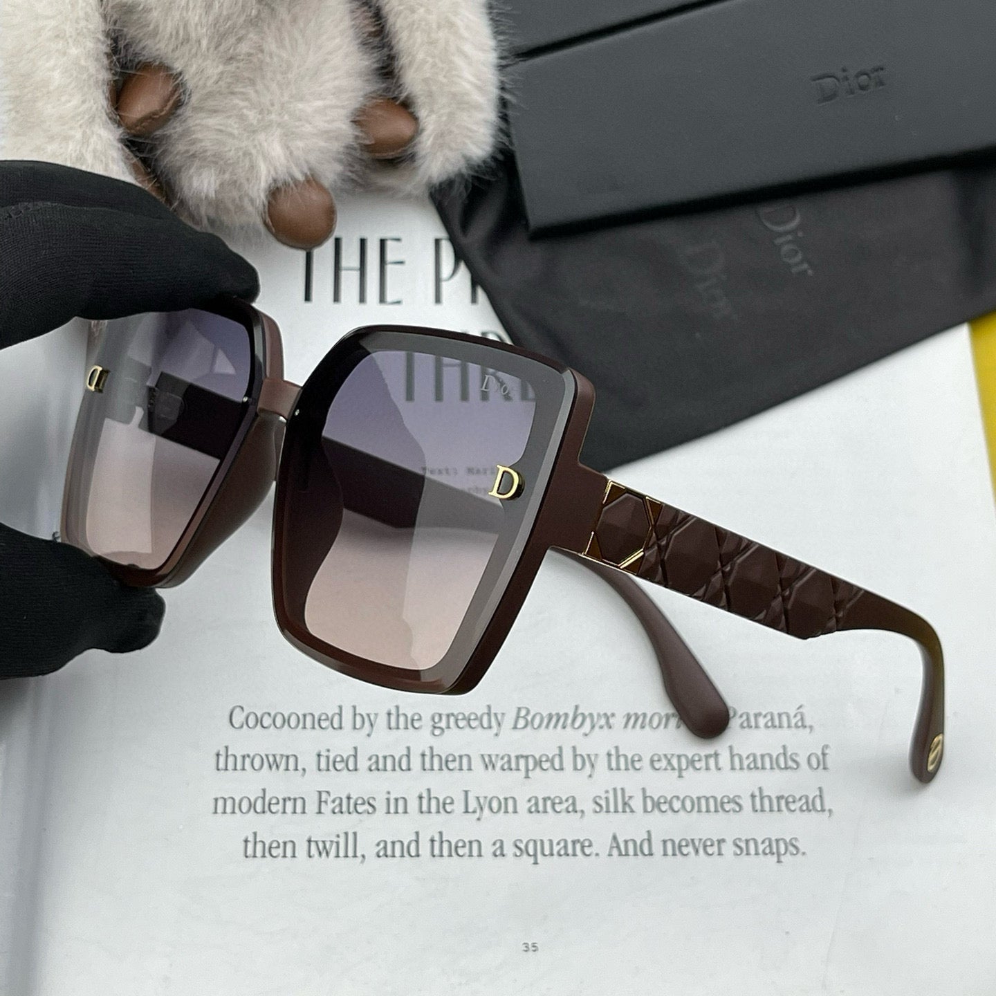 MONTAIGNE SQUARE SUNGLASS CD1590 IN ACETATE