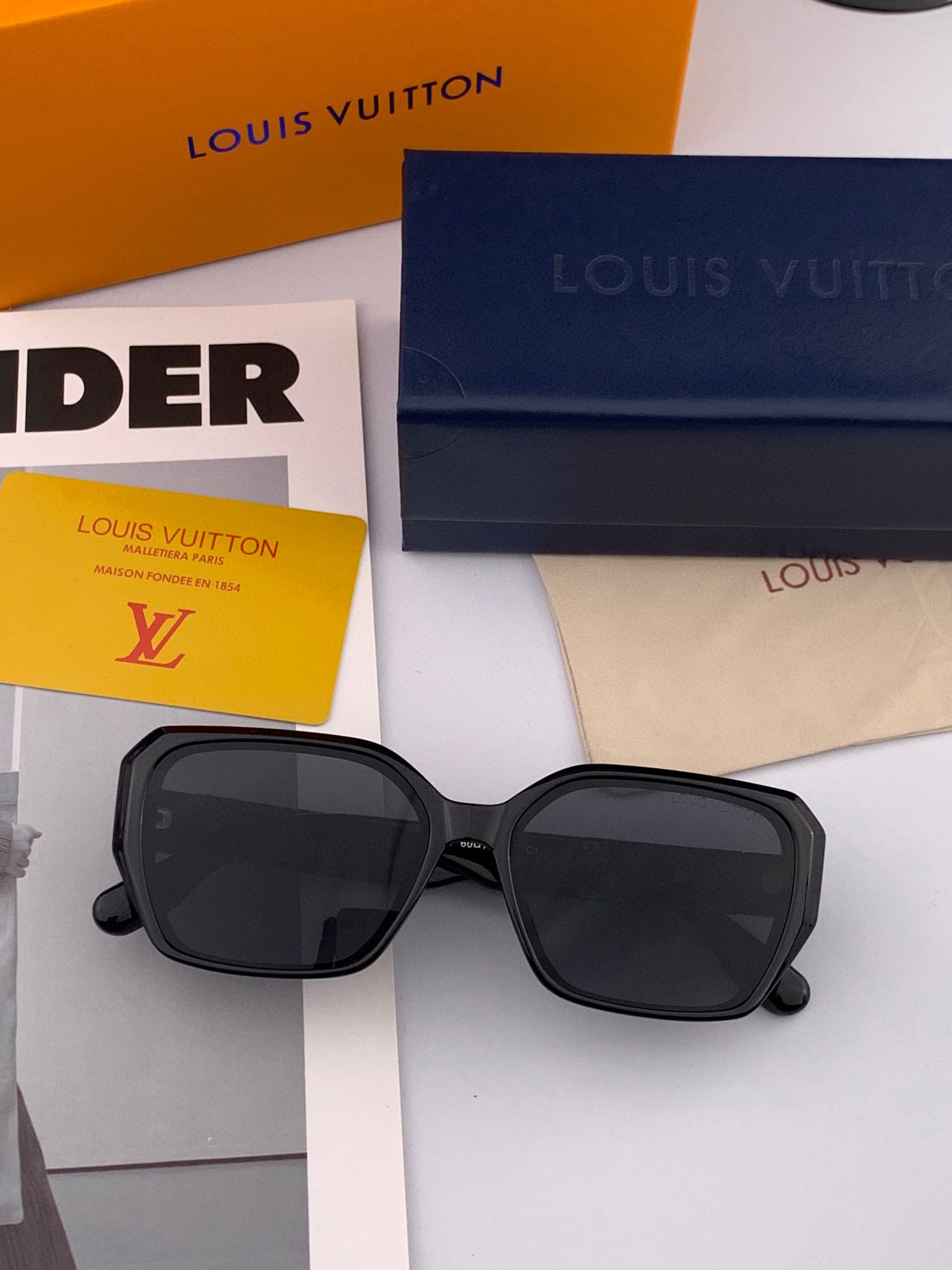 SQUARE SUNGLASSES L7132 IN ACETATE