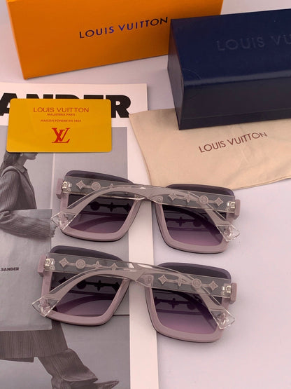 SQUARE SUNGLASSES L5221 IN CLEAR ACETATE GREY SMOKE LENSES
