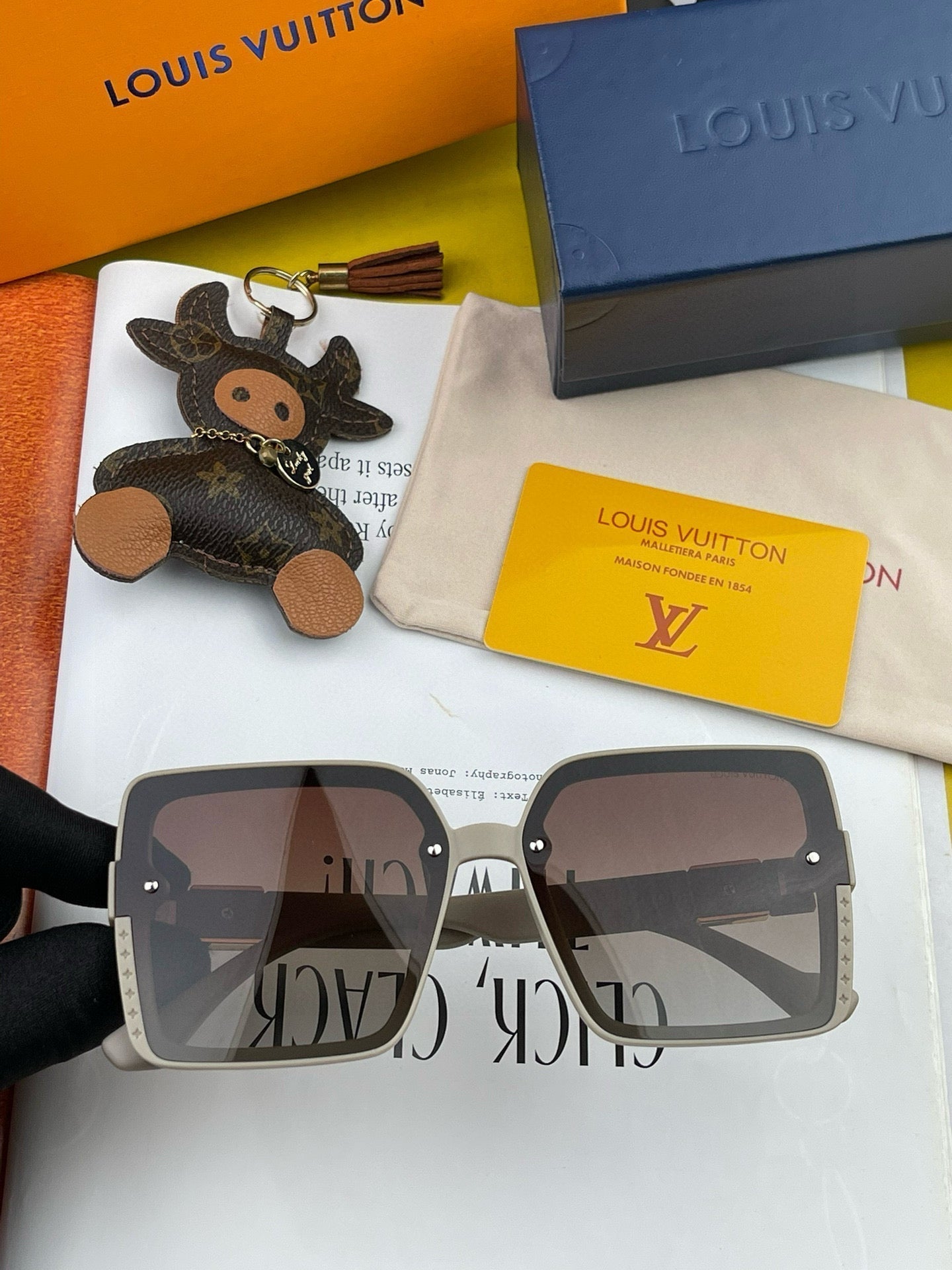LARGE SQUARE SUNGLASS L1845 IN ACETATE