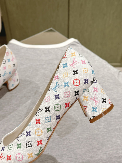 SWING HIGH PUMP 55 MM IN WHITE MONOGRAM CALFSKIN