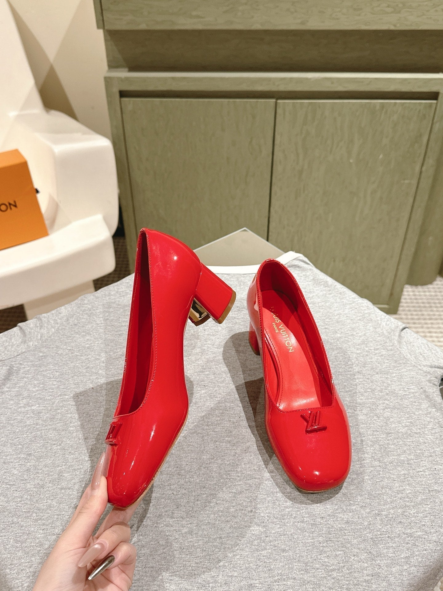 SWING HIGH PUMP 55 MM IN CRIMSON RED PATENT CALFSKIN