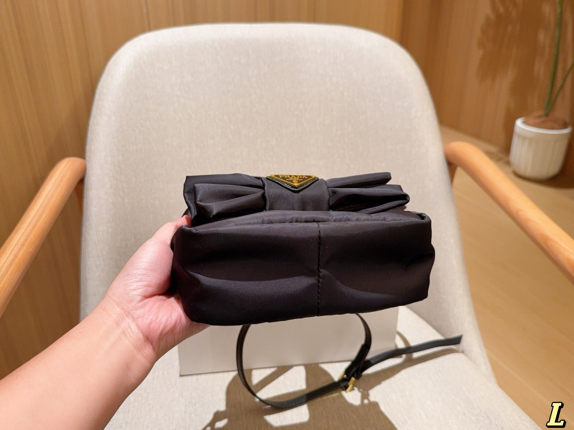 MINI BOW TOTE BAG 18 IN BLACK FABRIC