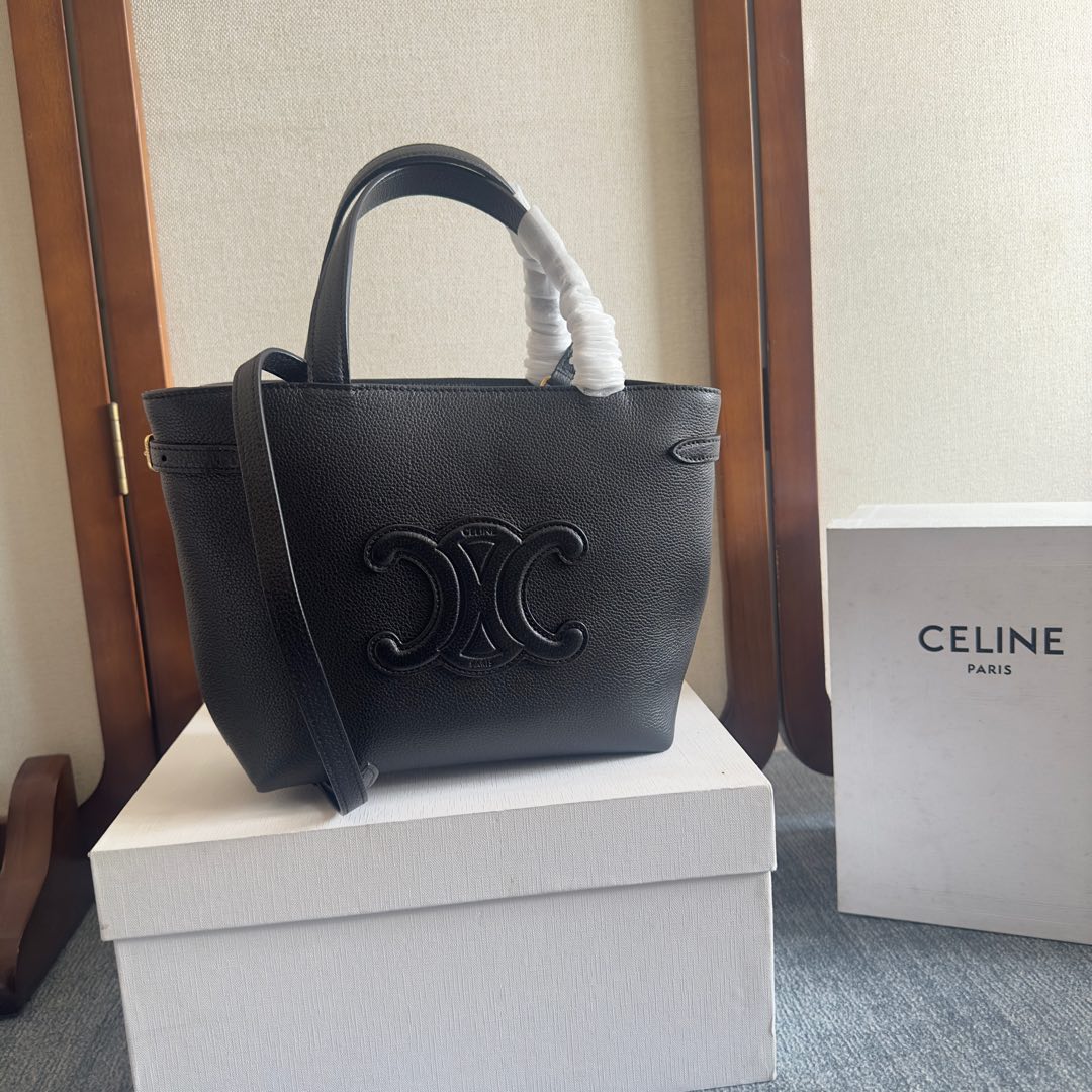 MINI CABAS ANAÏS CUIR TRIOMPHE 20 IN BLACK GRAINED CALFSKIN