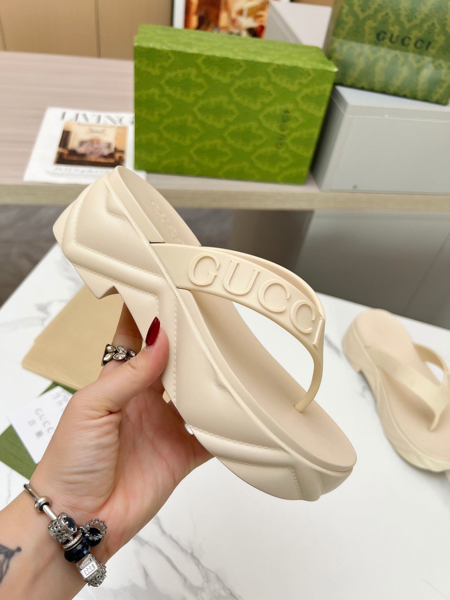 THONG PLATFORM IN BEIGE CREAM IMPORTED TPU