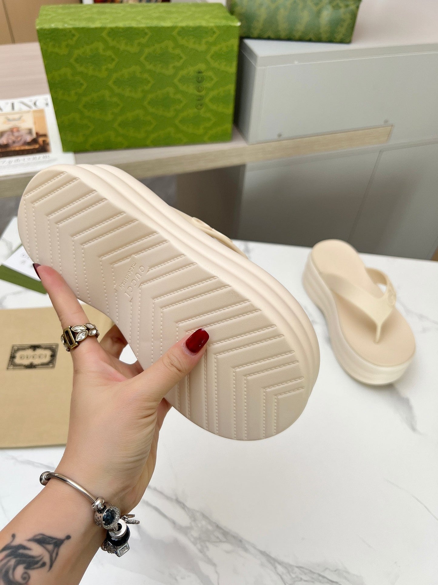 THONG PLATFORM 5 CM IN BEIGE CREAM IMPORTED TPU